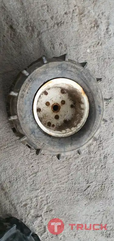 ยางอุตสาหกรรม ขนาด 18x8-8 ขายเป็นอะไหล่ กระทะล้อ ยางสภาพพอใช้ สำหรับรถเครื่องจักรญี่ปุ่น รถบรรทุกการเกษตร รถเกี่ยวเดินตาม ฯลฯ