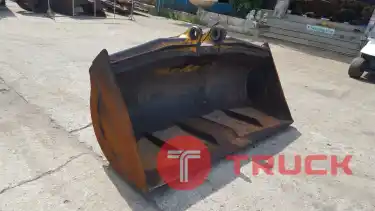 ปุ้งกี๋ใหม่ของแท้KOMATSU นำเข้าจากญี่ปุ่น สภาพพร้อมใช้งาน โทร 089-0080077,089-0050007,086-0044333,065-8844400 www.sangenjp.com www.nmc99.com