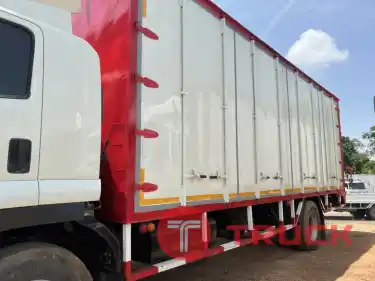 ขายรถหกล้อ ISUZU 240แรง ปี 57 พร้อมตู้สิบบาน