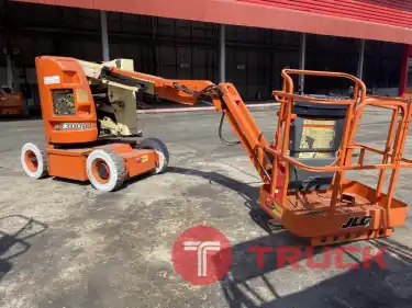 ขายรถกระเช้า JLG บูมข้อศอก E300AJP สูง 9.14 เมตร