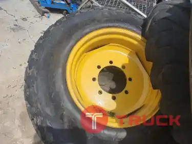 ยางพร้อมกระทะล้อหลัง 14.9-24 สำหรับรถไถใหญ่ๆ หลายรุ่น เช่น Kubota รุ่น M7040 , M6040 Johndeere Massey Yanmar #กระทะล้อรถไถขอบ24 #ยางรถไถขอบ24 มือ2 ญี่ปุ่น ราคาคู่ละ 10,000บาท จัดส่งได้ทั่วไทย