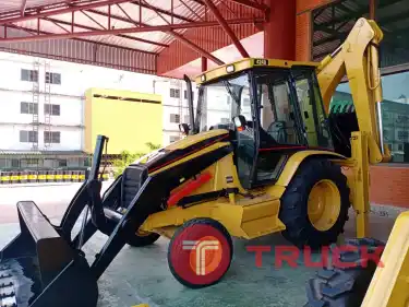 ขายรถตักหน้าขุดหลัง CAT 424D พร้อมใช้งาน