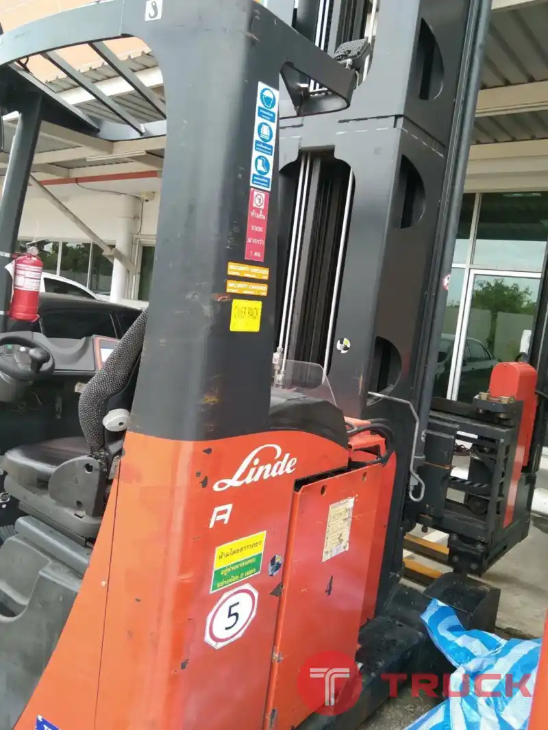 ขายฟอร์คลิฟท์ VNA LINDE รถงาสวิงซ้ายขวาได้ ยกสูง 8.5 เมตร น้ำหนักยกเบื้องต้น 1350 KG รถเก่าสภาพดี ใช้งานมาน้อย ราคาไม่แพง