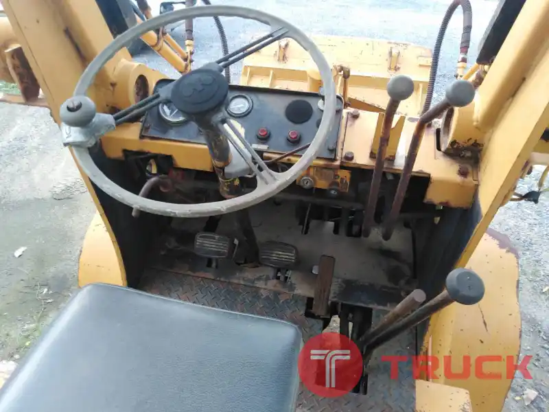 ขายรถตักล้อคู่ ยี่ห้อ KOMATSU SG 10 ขายรถตักล้อคู่ ยี่ห้อ KOMATSU SG 10