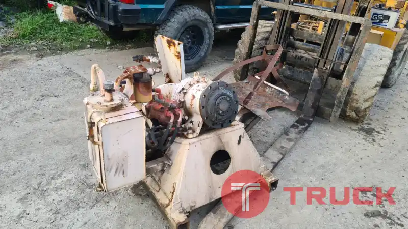 ขาย มอเตอร์ปั่นปูน ปั๊มปูน สำหรับลูกโม่ปูน ผสมคอนกรีต 2.5 คิว รถบบรทุก 6 ล้อ KAYABA เก่าญี่ปุ่น