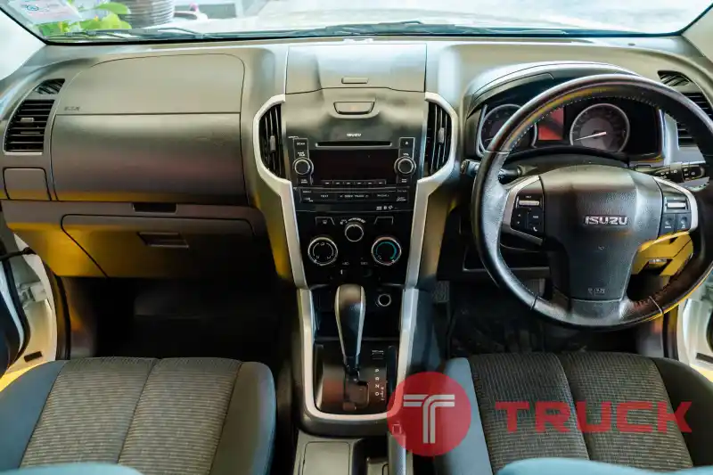 Isuzu D-max Blue power(Z) Cab ปี2017 เครื่อง1.9 Isuzu D-max Blue power(Z) Cab ปี2017 เครื่อง1.9