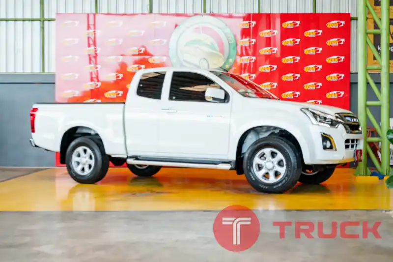 Isuzu D-max Blue power(Z) Cab ปี2017 เครื่อง1.9 Isuzu D-max Blue power(Z) Cab ปี2017 เครื่อง1.9