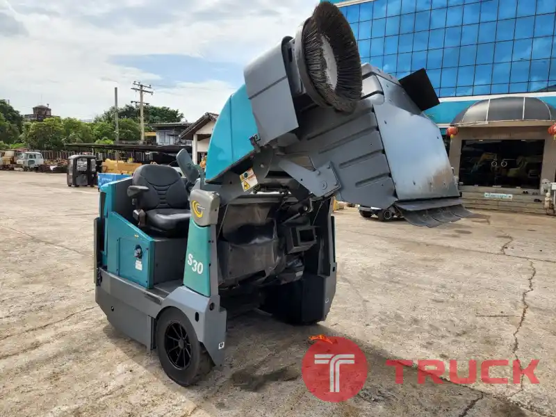 รถกวาดถนน KOMATSU S30 ใหม่ล่าสุด สอบถามเพิ่มเติมที่คุณชัญญา 0658844400, www.nmc99.com