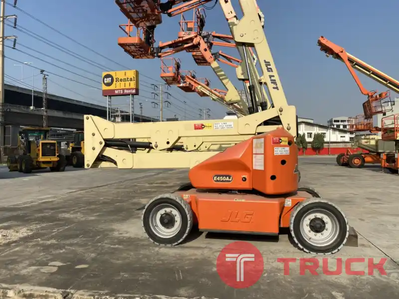 ขายรถกระเช้า JLG บูมข้อศอก E450AJ สูง 13.72 เมตร พร้อมใช้งาน
