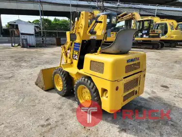 รถตัก ขนาดเล็ก KOMATSU SK04 ( BOBCAT ) พร้อมใช้งาน สอบถามเพิ่มเติมที่คุณชััญญา 0658844400, www.nmc99.com