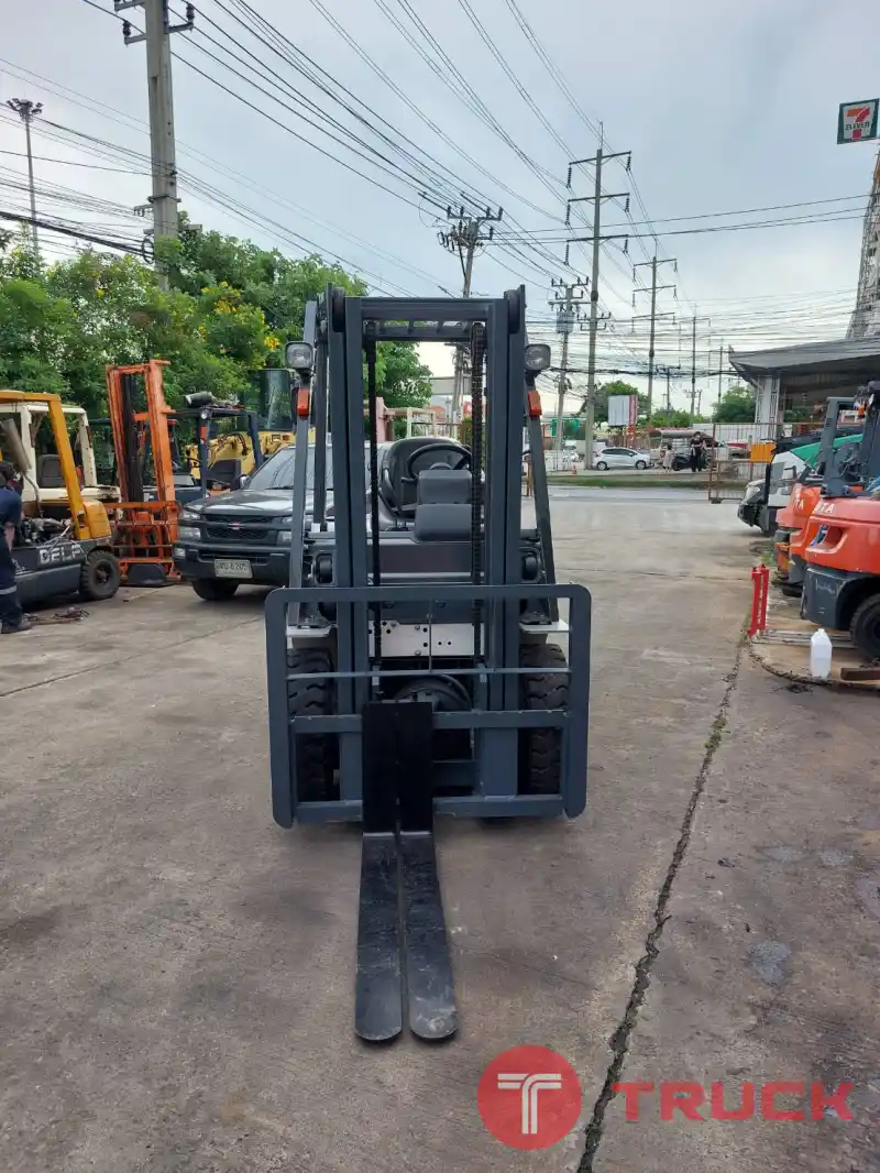 ขายฟอร์คลิฟท์ NISSAN รุ่น EBT- P1F2 เครื่องเบนซิน เกียร์ออโต้ ขนาด 2.5 ตัน เสายกสูง 3 เมตร รถสภาพดี นำเข้าจากญี่ปุ่นราคาไม่แพง