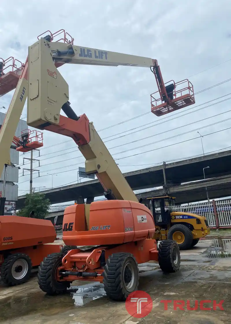 ขายรถกระเช้า JLG บูมข้อศอก 800AJ สูง 24.46 เมตร มือสอง