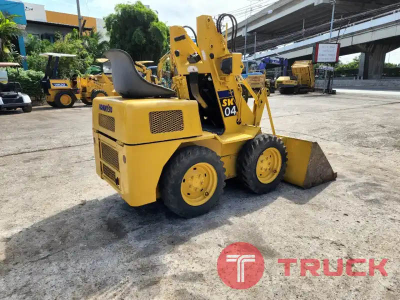 รถตัก KOMATSU SK04 นำเข้าจากญี่ปุ่น ใช้งานมาน้อย พร้อมใช้ ไม่เคยใช้งานในไทย รถตัก KOMATSU SK04 นำเข้าจากญี่ปุ่น ใช้งานมาน้อย พร้อมใช้ ไม่เคยใช้งานในไทย
