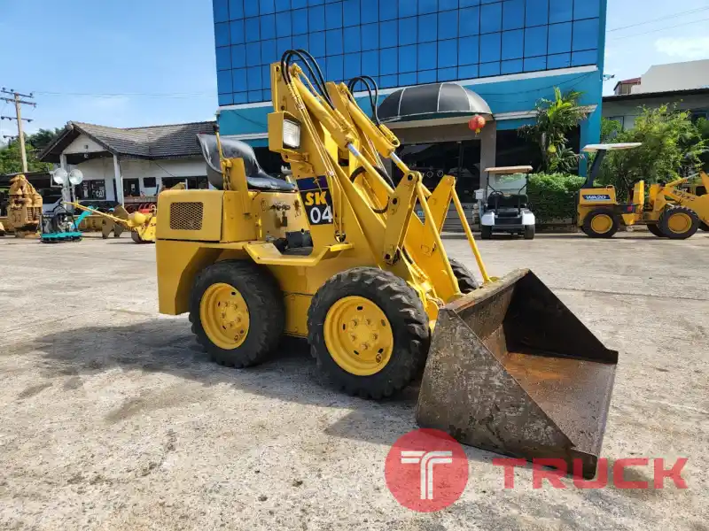 รถตัก KOMATSU SK04 นำเข้าจากญี่ปุ่น ใช้งานมาน้อย พร้อมใช้ ไม่เคยใช้งานในไทย รถตัก KOMATSU SK04 นำเข้าจากญี่ปุ่น ใช้งานมาน้อย พร้อมใช้ ไม่เคยใช้งานในไทย