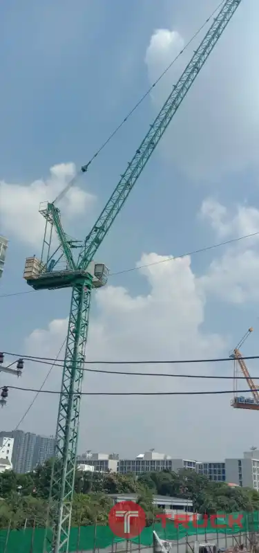 ขายด่วน Tower Crane DAHAN 2016 สภาพดีใช้งานน้อยพร้อมใช้งาน