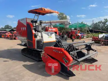 เตรียมความพร้อมกันจ้า ประหยัดแรง เกี่ยวแรงดี ข้าวไม่ร่วง รถเกี่ยวข้าว คูโบต้ารุ่น DC93G kis ดาวน์ 170,000 บาท สนใจโทรสอบถาม 089-0111624 เฮียเลี้ยงจ้า สอบถามหรือมาดูที่ร้านเราได้จ้า