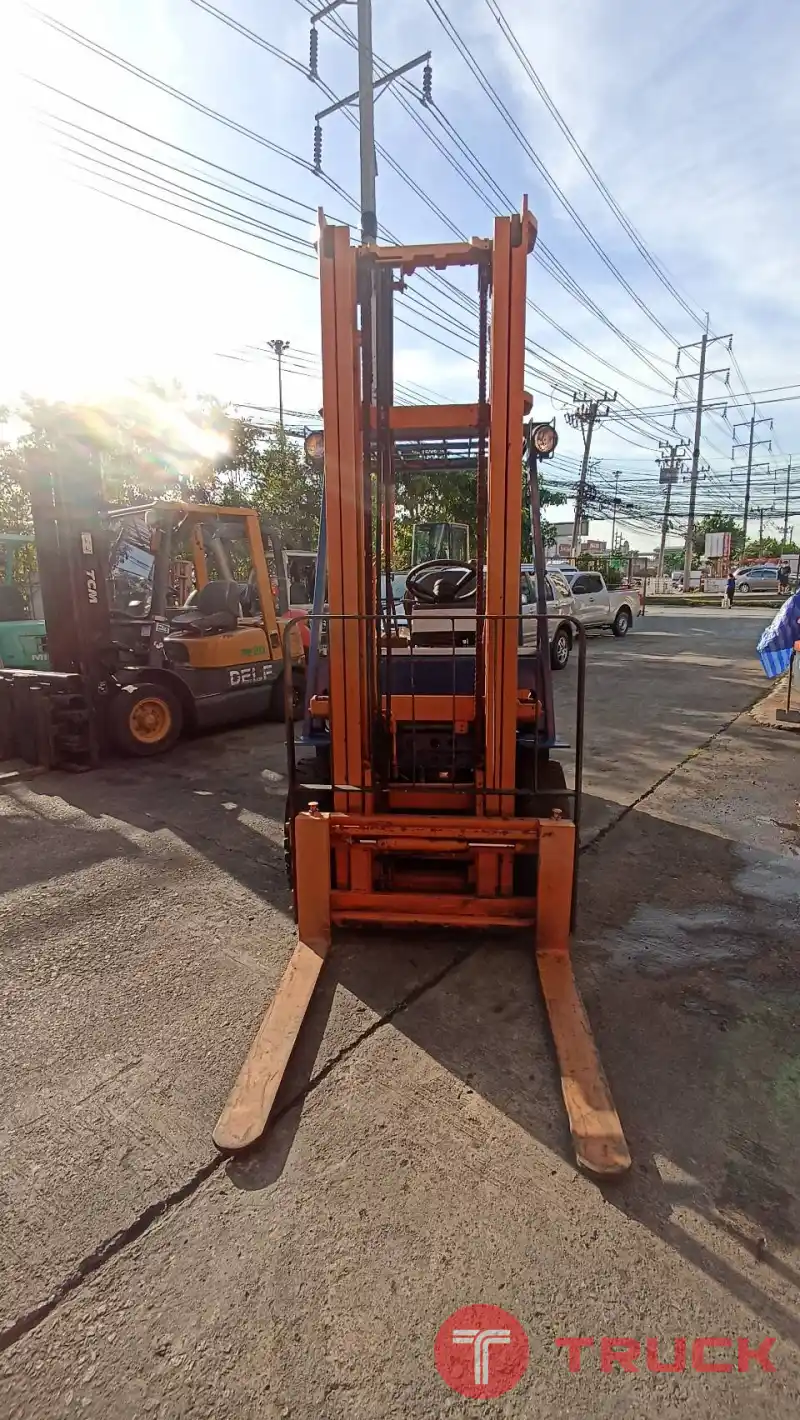 ขายฟอร์คลิฟท์ TOYOTA รุ่น 02-5FD25 ขนาด 2.5 ตัน เสายกสูง 4 เมตร เครื่องดีเซล รถมือสองสภาพดี นำเข้าจากญี่ปุ่น