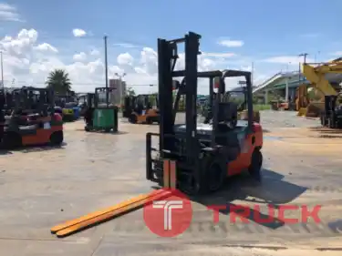 ขายฟอร์คลิฟท์ TOYOTA รุ่น 50-8FD25 ปี 2008 ดีเซล ขนาด 2.5 ตัน เสายกสูง 4 เมตร งาสไลด์ เครื่อง 2Z การใช้งาน 7601 ชม. รถสภาพดี นำเข้าจากญี่ปุ่น