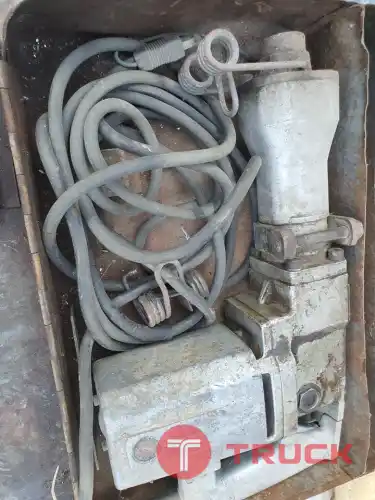 แย็กมือ ไฟ110V. ของญี่ปุ่น สวย อุปกรณ์ครบๆ พร้อมกล่องเหล็ก สวยเดิมตามสภาพไม่ได้ลอง ราคา 1,000บาท ไม่รวมค่าขนส่ง โทร : 094-7899445