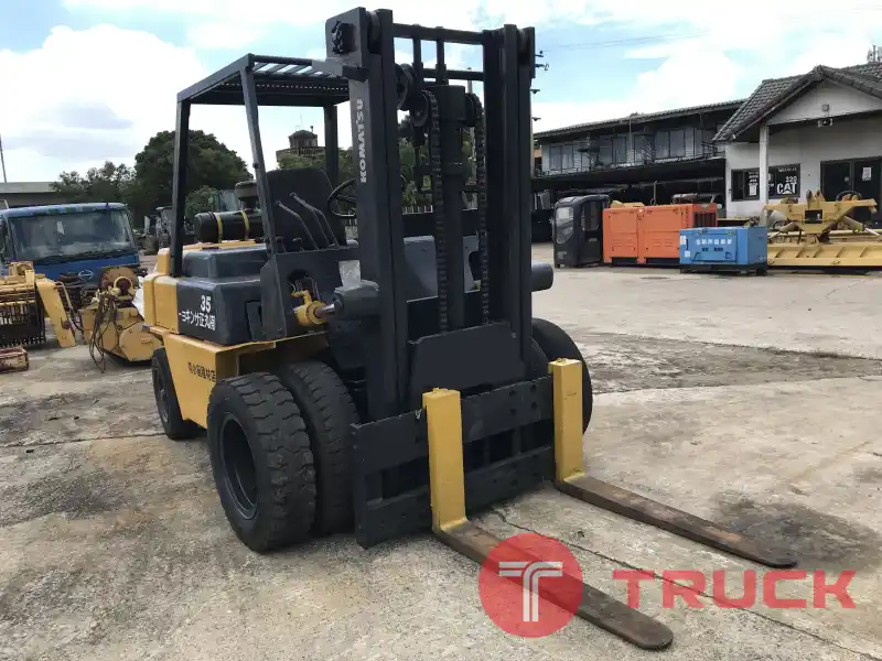 โฟลคลีฟท์ KOMATSU FD35-2 นำเข้าจากญี่ปุ่น ใช้งานมาน้อย ไม่เคยใช้งานในไทย
