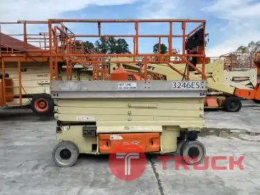 ขายรถกระเช้า JLG ขากรรไกร 3246ES สูง 9.68 เมตร มือสอง