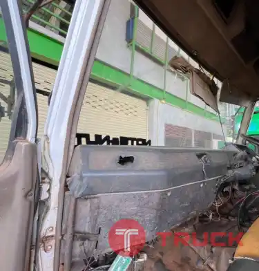 สิบล้อดั้ม 2 เพลา ประมูลซากมา ไม่มีเล่มทะเบียน 275,000 บาท MITSU FUSO 195 แรง