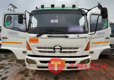10 ล้อ 2 เพลา ไม่ดั้ม มีลำโพงลากจูง 980,000 บาท HINO MEGA 260 แรง ปี 47