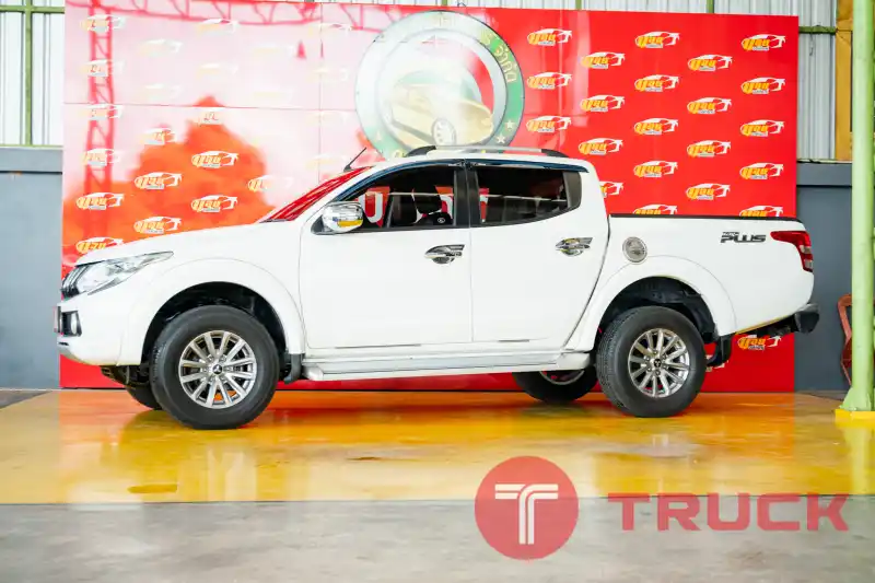Mitsubishi Triton Plus 4ประตู ปี2017 เครื่อง2.5 Mitsubishi Triton Plus 4ประตู ปี2017 เครื่อง2.5