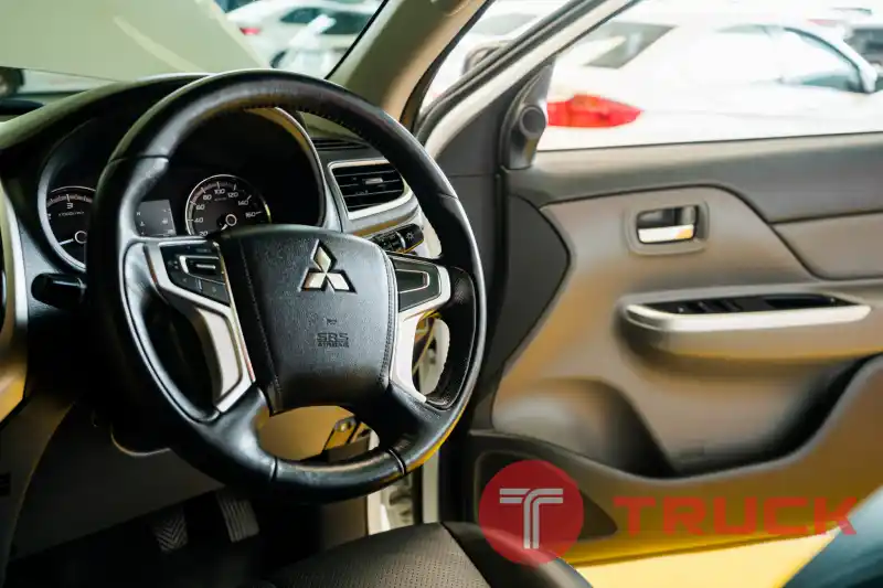 Mitsubishi Triton Plus 4ประตู ปี2017 เครื่อง2.5 Mitsubishi Triton Plus 4ประตู ปี2017 เครื่อง2.5