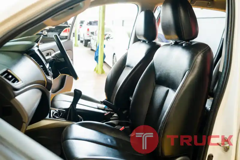 Mitsubishi Triton Plus 4ประตู ปี2017 เครื่อง2.5 Mitsubishi Triton Plus 4ประตู ปี2017 เครื่อง2.5