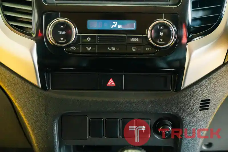 Mitsubishi Triton Plus 4ประตู ปี2017 เครื่อง2.5 Mitsubishi Triton Plus 4ประตู ปี2017 เครื่อง2.5