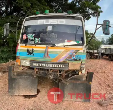 10 ล้อหัวแชสซี 2 เพลา 315,000 บาท ไอ้หลง MITSUBISHI FUSO 195 แรง