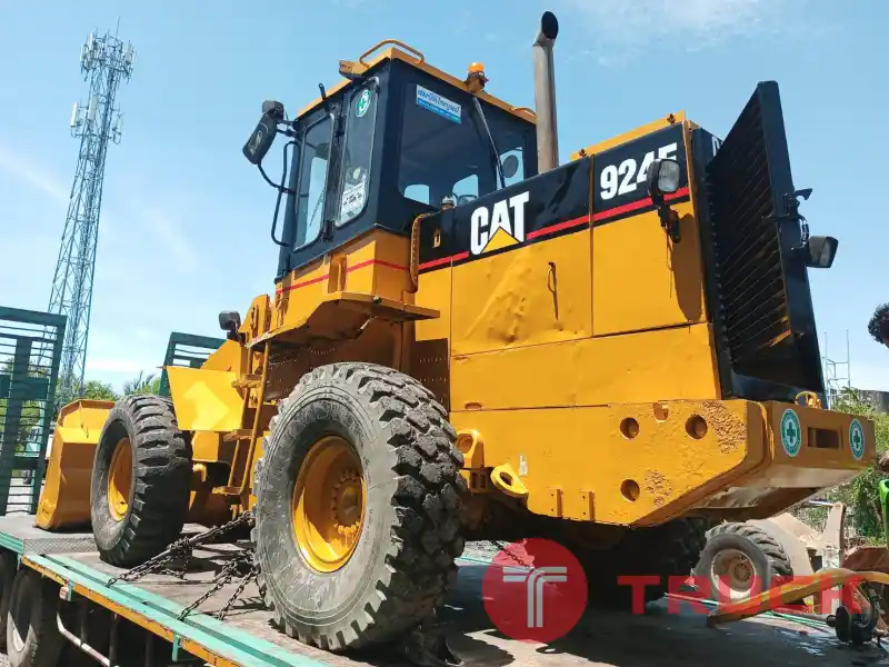 ขายรถตักล้อยาง CAT 924F เครื่อง 113 แรงม้า บุ้งกี๋ 2.0 คิว เครื่อง, เกียร์, ปั้ม ดี เก๋ง-แอร์ พร้อมใช้ ขาย 600,000 บาท สนใจติดต่อ คุณวัลลพ 081-7555888 (เจ้าของขายเอง)