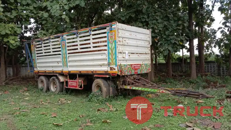 รถบรรทุก หางพ่วง กระบะคอก 3 เพลา รหัส CT823835