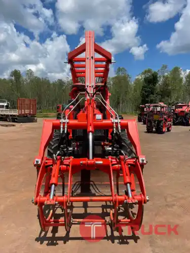 คีบอ้อยรุ่นใหญ่มือสอง ใส่รุ่น MU5702 ขายชุดคีบอ้อย ถั่งถ่วง ครบชุด ราคา 170,000 บาทจ้า สนใจโทรสอบถามได้จ้า สนใจโทร 065-2401438 น้องเอิญจ้า 098-8264663 น้องมะนาว นะจ้า