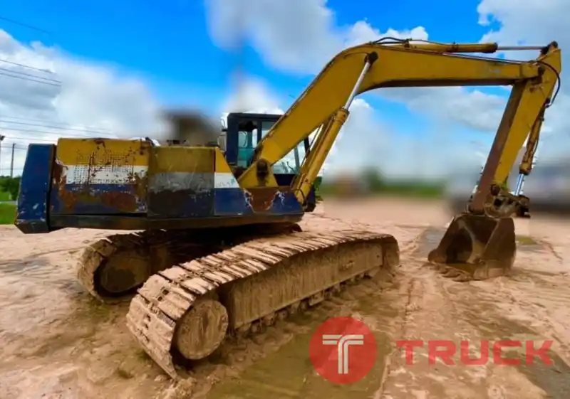 พอไปวัดไปวา 265,000 บาท KOMATSU PC200-3