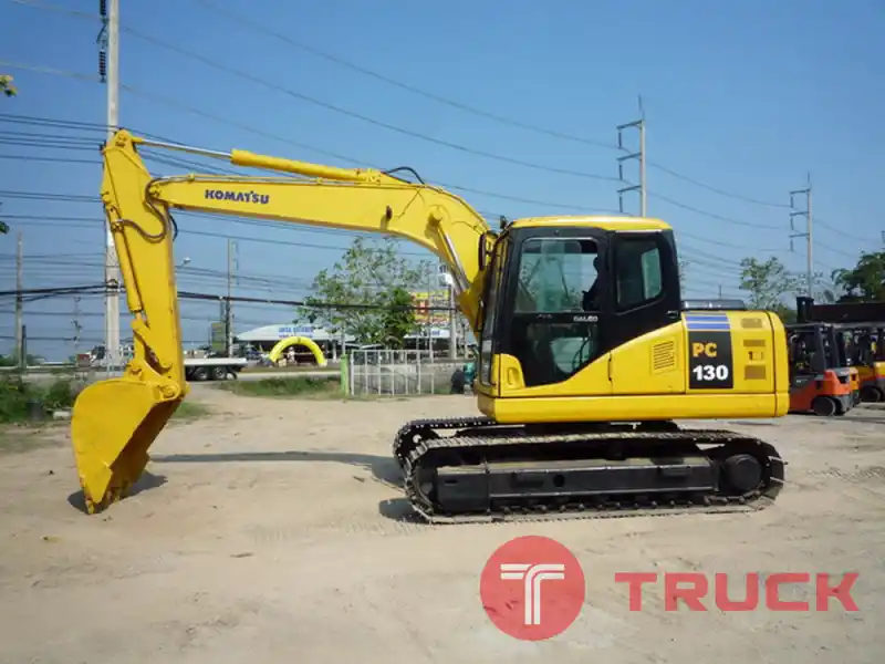 KOMATSU PC130-7