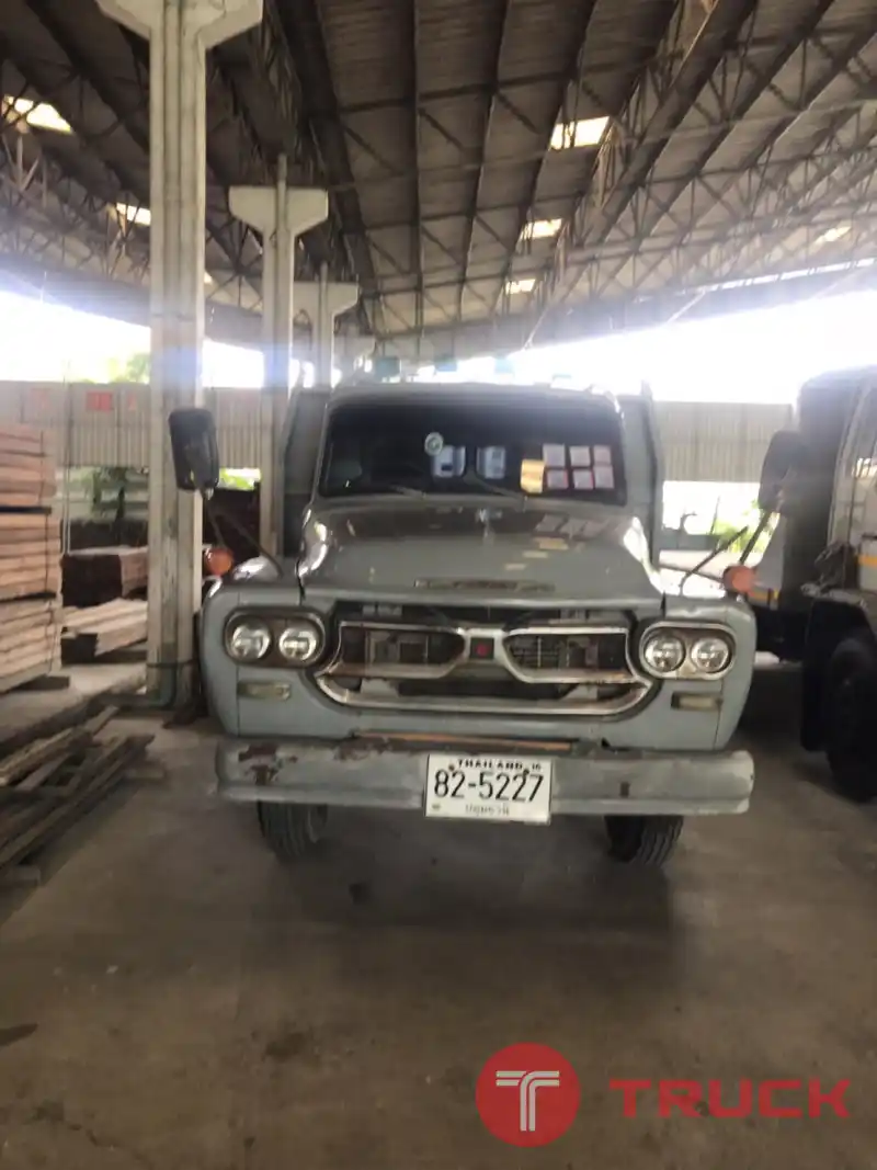 รถบรรทุก 6 ล้อ ยี่ห้อ ISUZU หัวยาว กระบะเรียบ เครื่อง 6BB1 6 สูบ 125 แรง รถบรรทุก 6 ล้อ ยี่ห้อ ISUZU หัวยาว กระบะเรียบ เครื่อง 6BB1 6 สูบ 125 แรง