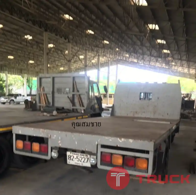 รถบรรทุก 6 ล้อ ยี่ห้อ ISUZU หัวยาว กระบะเรียบ เครื่อง 6BB1 6 สูบ 125 แรง รถบรรทุก 6 ล้อ ยี่ห้อ ISUZU หัวยาว กระบะเรียบ เครื่อง 6BB1 6 สูบ 125 แรง