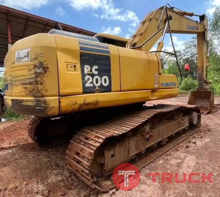 รุ่นพิมพ์นิยม เจ้าของขับเอง 890,000 บาท KOMATSU PC200-7 ปี 2012