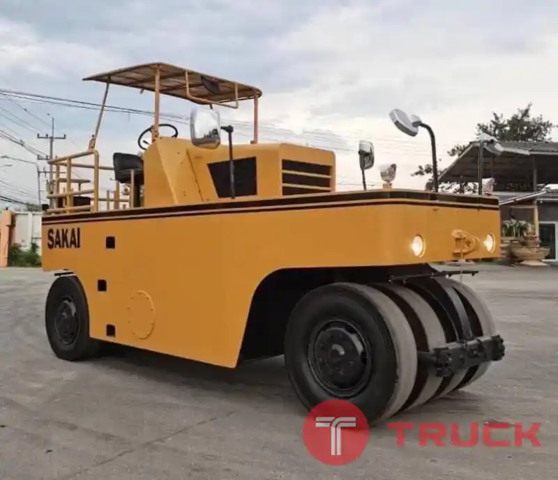 รถบด 9 ล้อยาง รุ่นพิมพ์นิยม 495,000 บาท SAKAI TS9