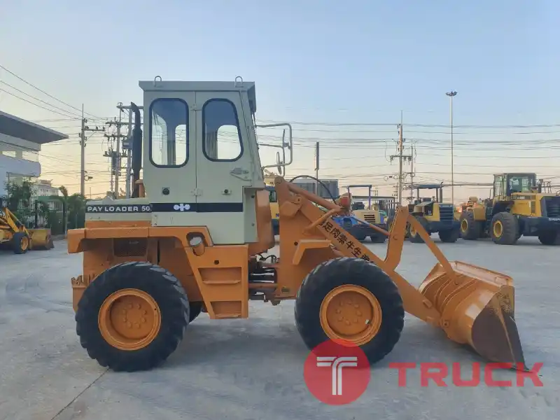 Komatsu505 นำเข้าจากญี่ปุ่น สภาพพร้อมใช้งาน โทร 089-0080077,089-0050007,086-0044333,065-8844400 www.sangenjp.com www.nmc99.com
