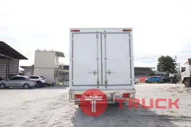 หกล้อตู้เย็น ISUZU NQR 175 แรงม้า ปี 56