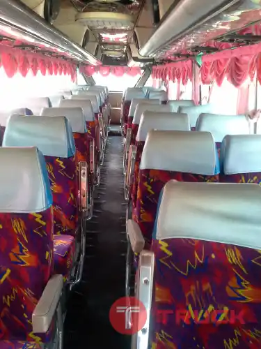 รถบัสแอร์ 6 ล้อ สภาพพร้อมใช้งาน