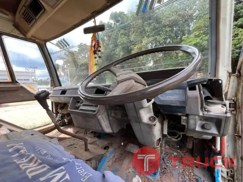 10 ล้อท้ายลาด 1 เพลา MITSU FUSO 160 แรง