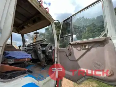 10 ล้อท้ายลาด 1 เพลา MITSU FUSO 160 แรง