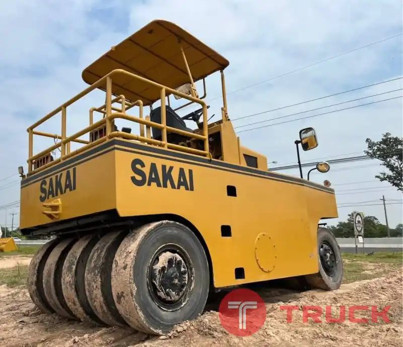 รถบด 9 ล้อยาง รุ่นพิมพ์นิยม SAKAI TS7409 ระบบน้ำครบ สภาพพร้อมใช้