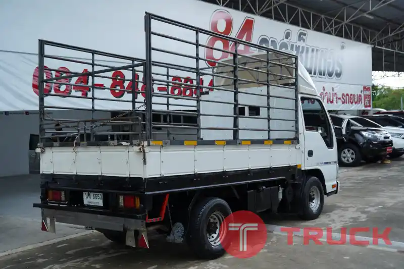ISUZU NKR 2.8 MT ปี 2007 จด 2008 สีขาว ISUZU NKR 2.8 MT ปี 2007 จด 2008 สีขาว