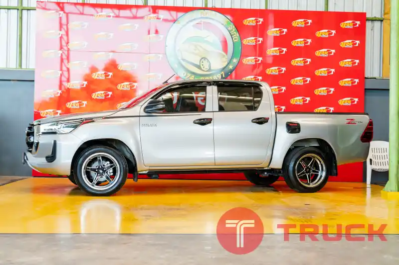 Toyota Hilux Revo Z-Edition 4ประตู ปี2022 เครื่อง2.2