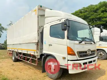 รถหกล้อบรรทุกเปิดข้าง ภายในสวย แอร์เย็น มือเดียวจากศูนย์ HINO MEGA -212 แรง ปี 50 ราคา 725,000 บาท